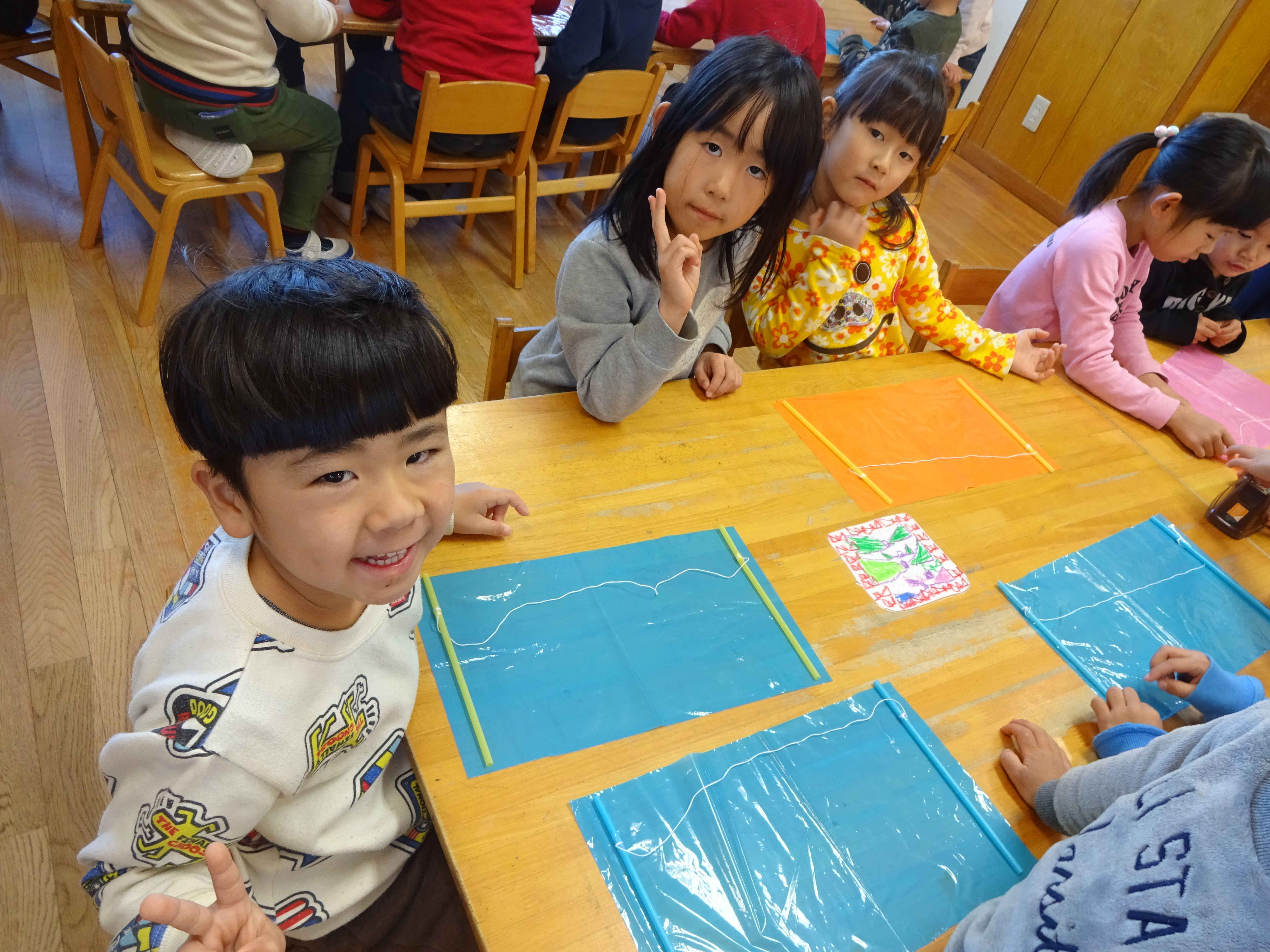 たいようさんと凧作り！！　　
☆つきぐみ☆