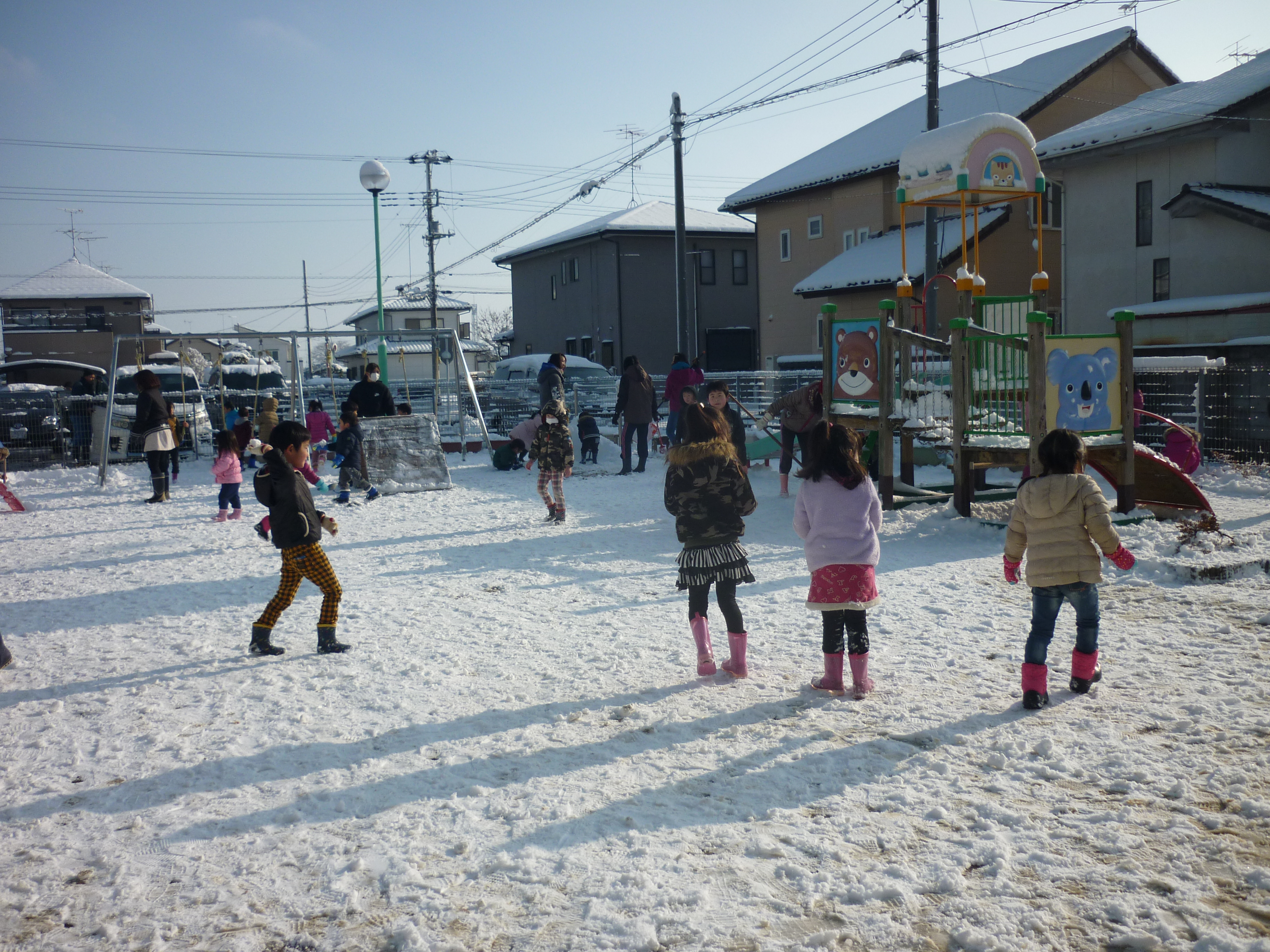 雪あそび！
製作～ひまわり組～